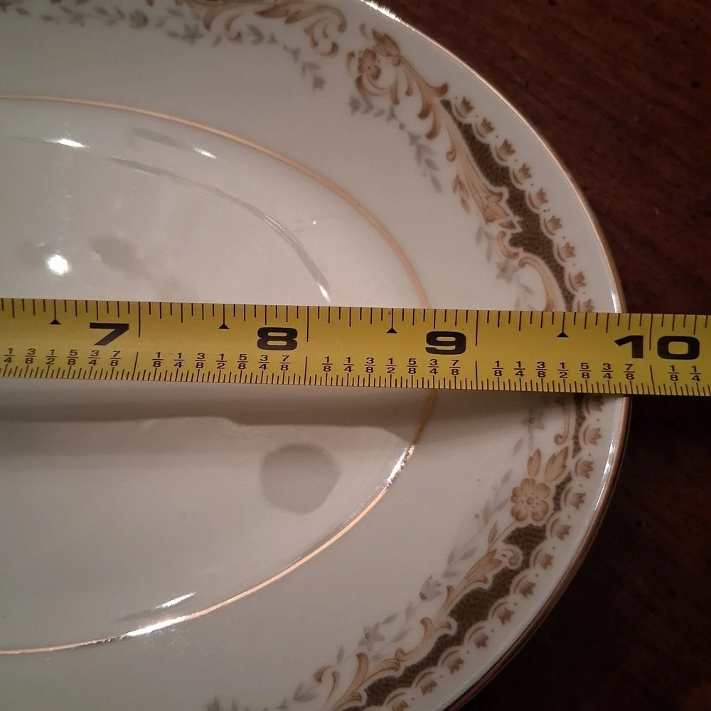 Signature Collection Queen Anne Fine China Oval Serving Platter Japan 10in